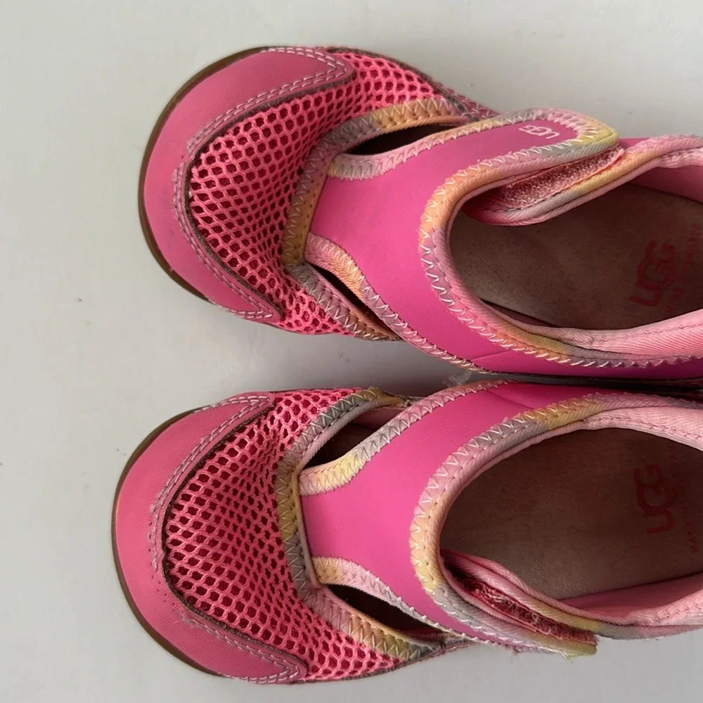 UGG Toddler sandals Delta Closed Toe water shoes in Pink size 10 slip
